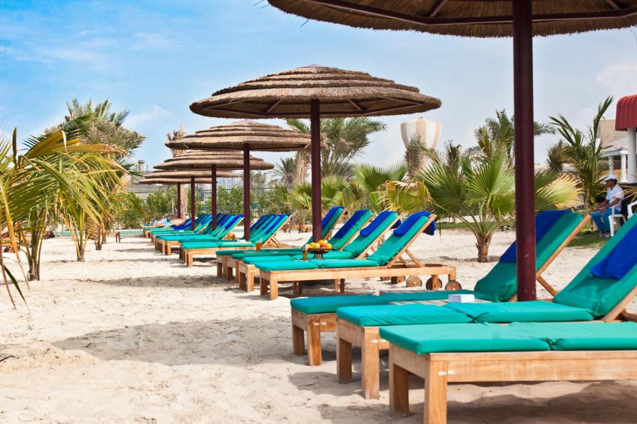 Sahara Beach Resort & Spa Şarja Dış mekan fotoğraf Beach at Jumeirah Beach Hotel