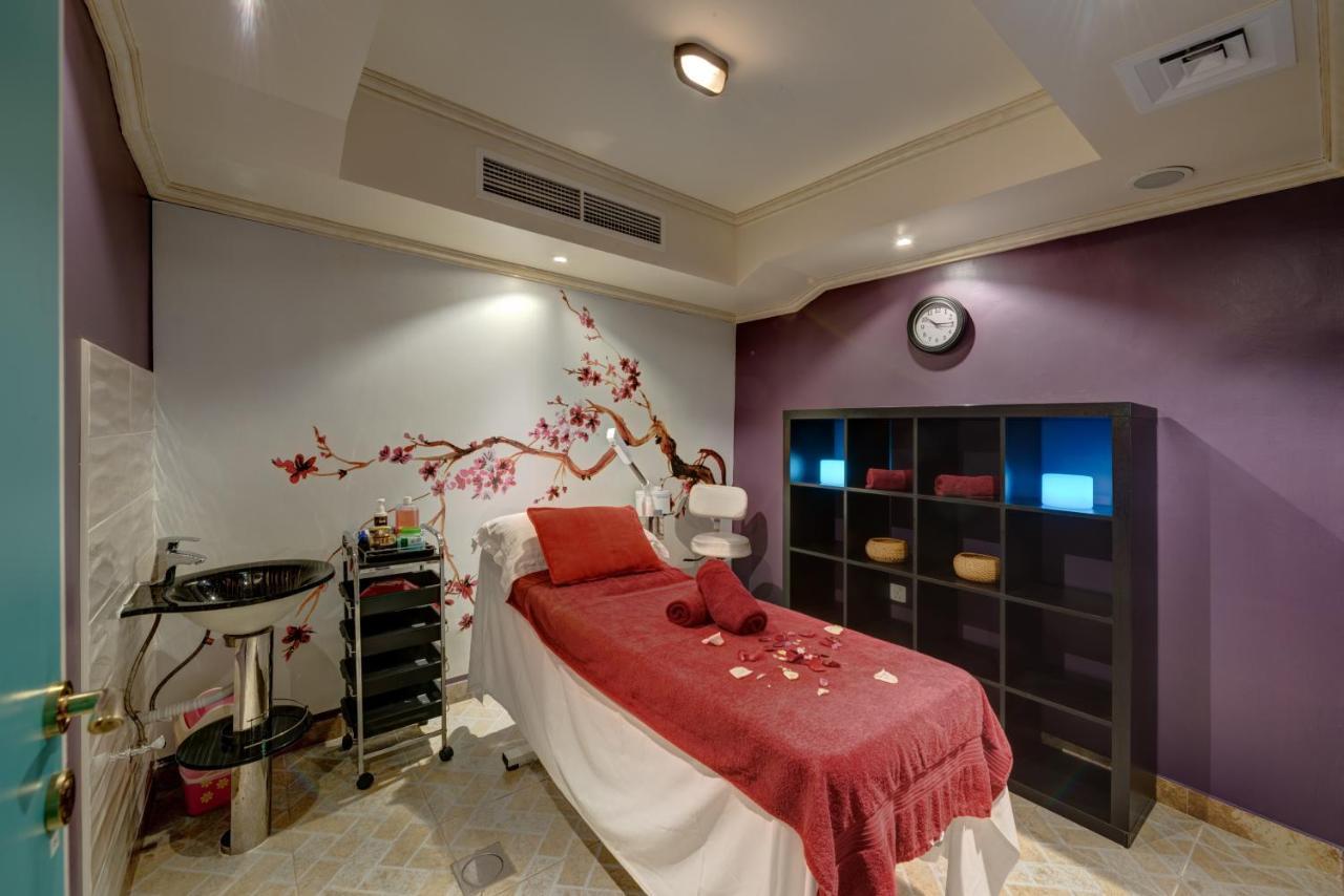 Sahara Beach Resort & Spa Şarja Dış mekan fotoğraf A treatment room at a spa