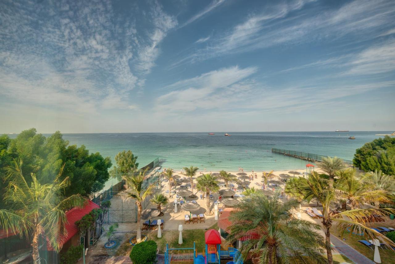 Sahara Beach Resort & Spa Şarja Dış mekan fotoğraf The beach at Jumeirah Rotana